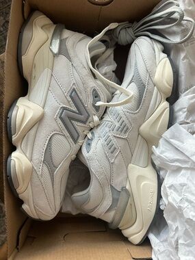 New Balance 9060 *NIB!*